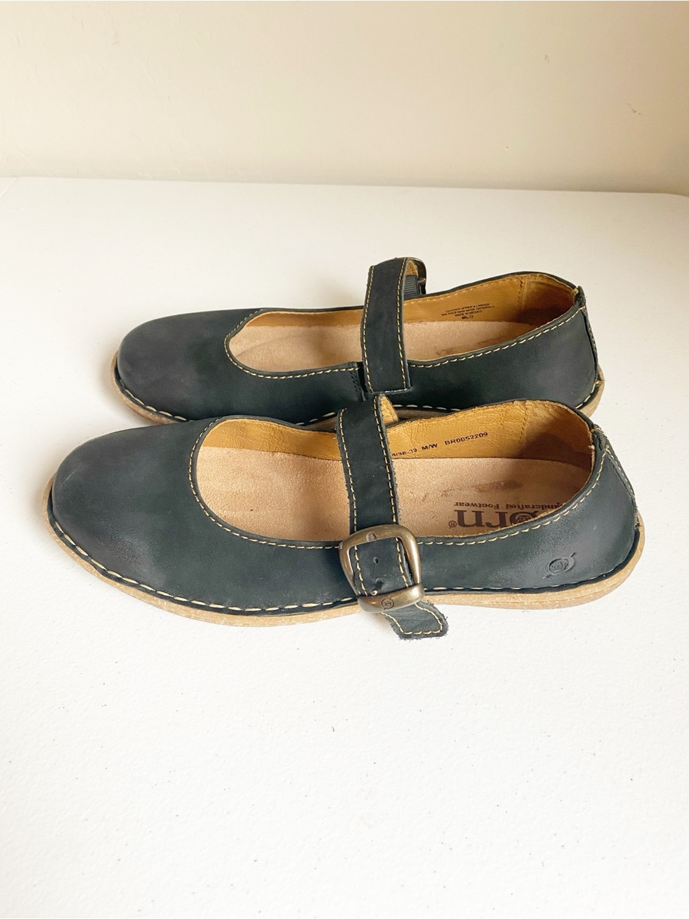Born Naomi Mary Jane Leather/Nubuck Flats Black Size 8 - Picture 3 of 9